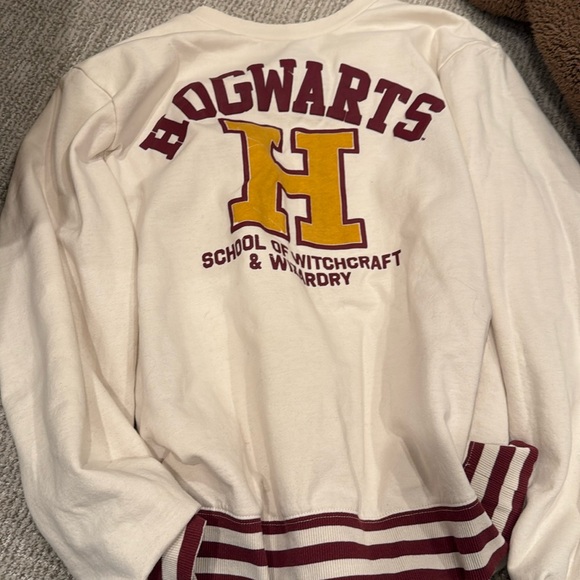 HOGWARTS CREWNECK - Picture 1 of 1